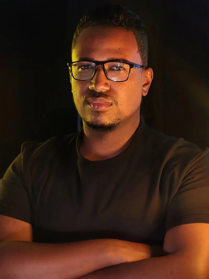 Esdras Ferreira